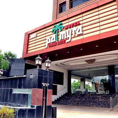 Hotel Palmyra Grand Suite - טירונלוולי מראה חיצוני תמונה