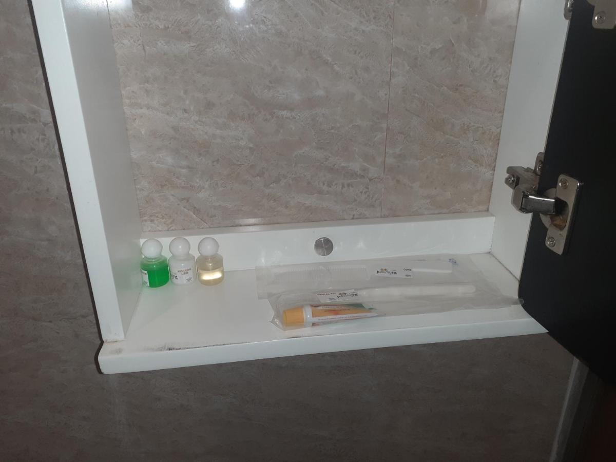 Hotel Palmyra Grand Suite - טירונלוולי מראה חיצוני תמונה