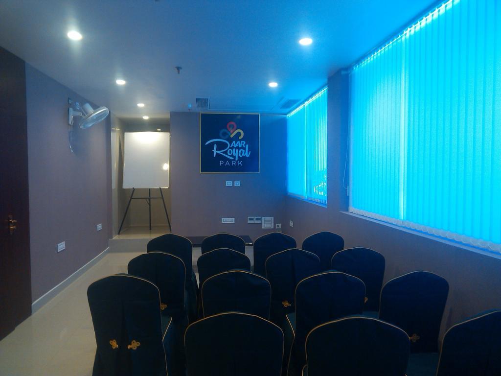 Hotel Palmyra Grand Suite - טירונלוולי מראה חיצוני תמונה