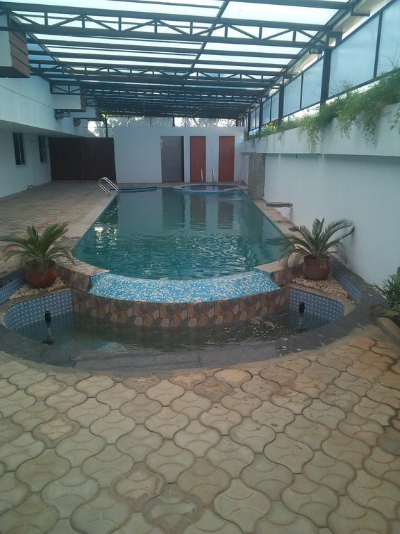 Hotel Palmyra Grand Suite - טירונלוולי מראה חיצוני תמונה
