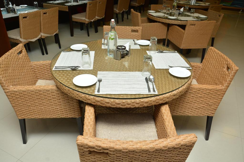 Hotel Palmyra Grand Suite - טירונלוולי מראה חיצוני תמונה