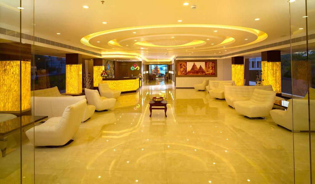 Hotel Palmyra Grand Suite - טירונלוולי מראה חיצוני תמונה